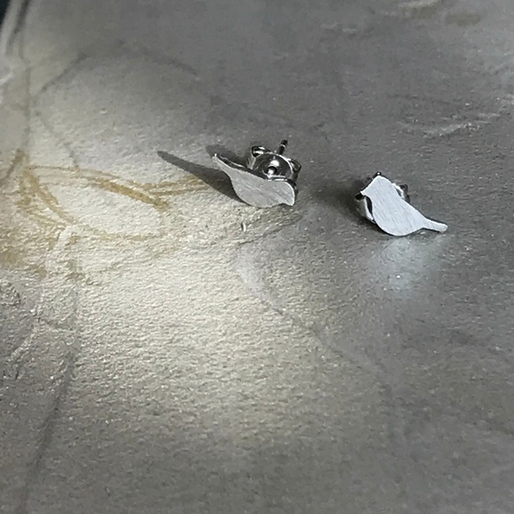 Sterling Silver Bird studs minimalist earrings - Picture 5 of 8